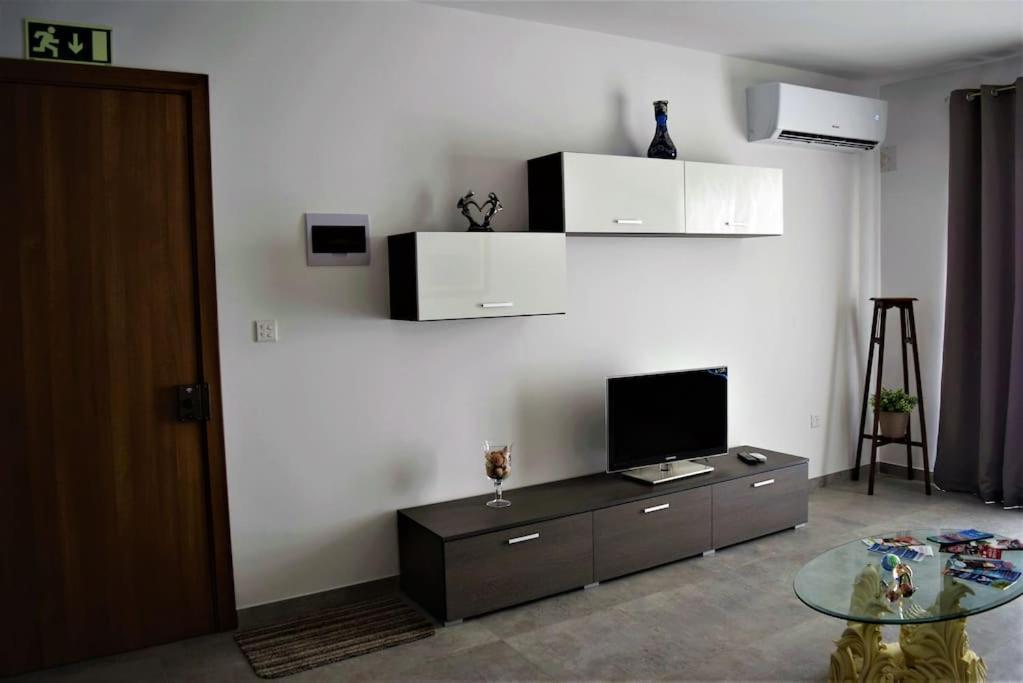 Lovely 3-Bedroom Apartment In L-Iklin Екстериор снимка
